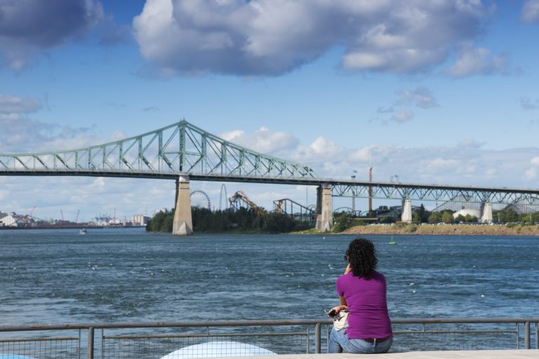 Fleuve Saint-Laurent pour billet sur l'eau notre or bleu / Water, our blue gold