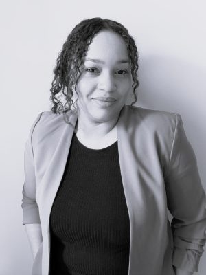 Monica de la Cruz NB